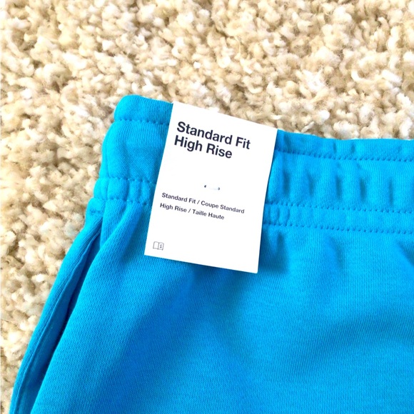 NWT - NIKE Shorts (Size L) - Picture 4 of 5